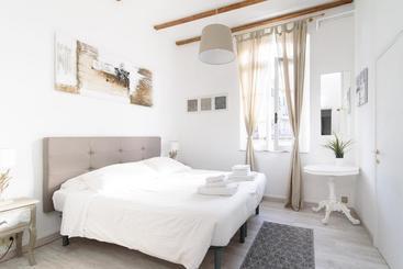 White Terrace Apartment Navona