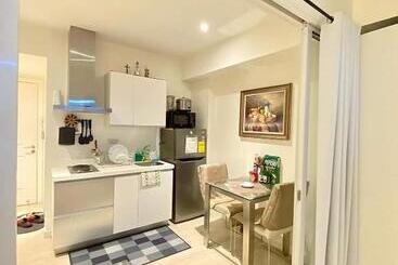 هتل آپارتمان Azure Urban Residences By Lyn