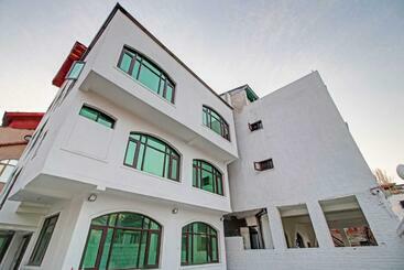 Hotel Oyo Flagship 84775  Grand Sultan