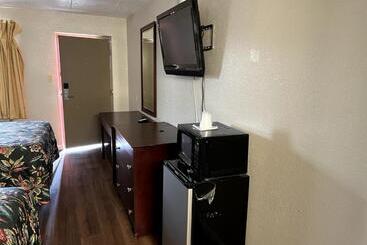 Budget Plaza Motel