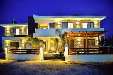 בית מלון כפרי Kouros Stone Suites