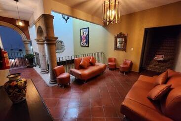 ホテル Puerto Morelos Cuernavaca