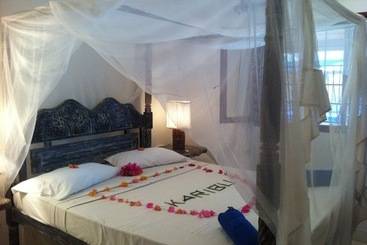 هتل African Sun Resort