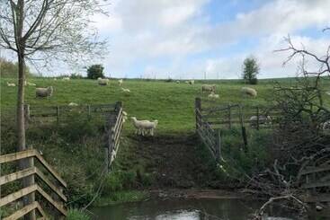 Charming 3 Bed Cottage Near Chipping Norton