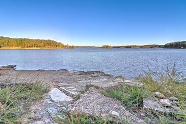 بيت ريفى Cozy Cabin W/ Hot Tub   4 Mi To Broken Bow Lake!