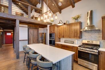بيت ريفى Dazzling Cle Elum Home W/ Game Room & Fire Pit!