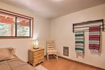 بيت ريفى Duck Creek Village Cabin W/ Deck On Half Acre