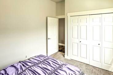 Сельский дом Elegant Smithfield Home W/ Views   6 Mi To Usu!