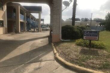 호텔 Executive Inn & Suites