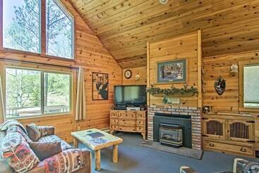 Сельский дом Florissant Hilltop Hideaway W/ Porch + Pond Access