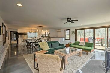 Petfriendly Woodbury Cottage W/ Fire Pit & Pool!