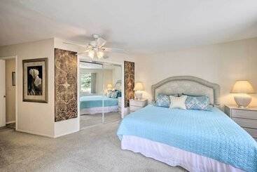 茅舍 Quiet Sun City Home W/ Grill Golf & Hike Nearby!