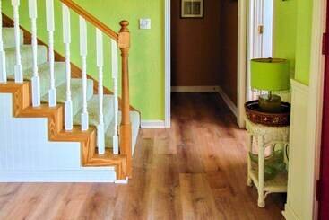 Rubys Landing Cottage W/ Deck & White River Views