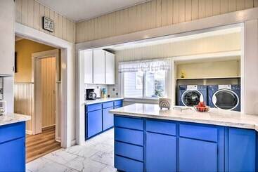 کلبه Sunny Seaside Home: Walk To Beach & Promenade