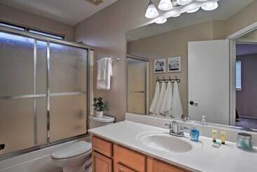 بيت ريفى Surprise Family Home W/ Private Pool & Yard!