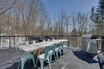 קוטג'' Wilmington Chalet W/ Hot Tub < 8 Mi To Mount Snow!