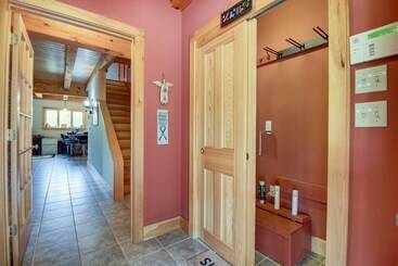 بيت ريفى Chester Home W/ Views ~10 Mi To Okemo Mtn Resort!