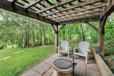 Cottage W/ Hot Tub & Fire Pit By Mahantango Creek