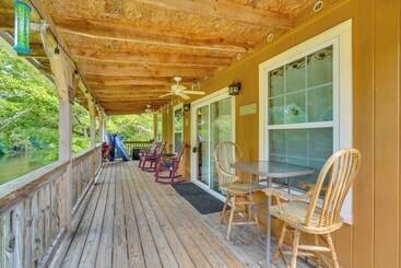 별장 Riverfront Cabin Near Smoky Mountain National Park