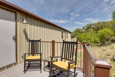 کلبه Early Cabin W/ Deck ~ 20 Mi To Lake Brownwood!