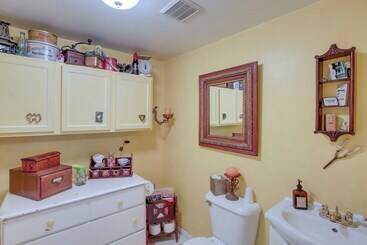 بيت ريفى Historic Home W/ Sunroom   5 Mi To Lambeau Field!