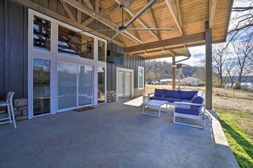 بيت ريفى Idyllic Cotter Escape: Steps To White River!