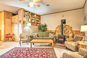 La Crescent Cottage On Minnesota Bluffs W/ View!