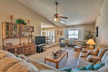 کلبه Mesa Home W/ Pool ~ 7 Mi To Riparian Preserve!