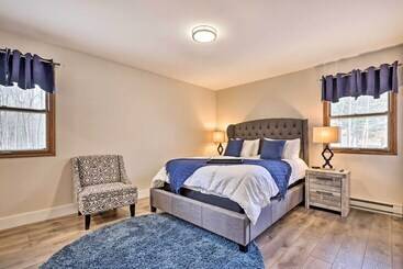 コテージ Modern East Stroudsburg Home W/ Pool + Fire Pit