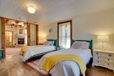 Patagonia Cottage W/ Patio & Yard: Walk To Town!