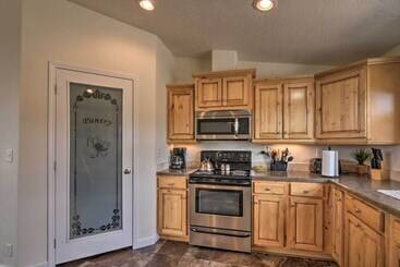 بيت ريفى Secluded Boulder House   Next To National Forests!
