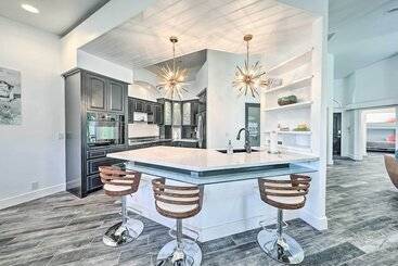 茅舍 Spacious Parker House On The Colorado River!