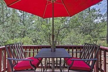 별장 Furnished Deck: Romantic Strawberry/pine Studio!