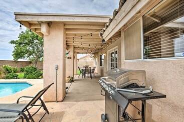 별장 Sunny Yuma Retreat W/ Private Pool & Grill!