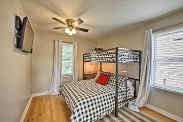 קוטג'' Updated Indianapolis Home, Walk To Lucas Oil!