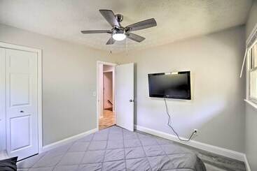 بيت ريفى Bluefield Retreat W/ Pool Table: Near Parks!
