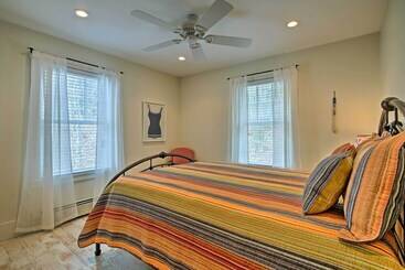 Сельский дом Boothbay Harbor Beach House By Park & Restaurants!