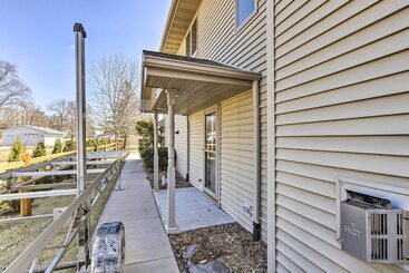 بيت ريفى Bright Cecil Home W/ Boat Dock & Lake Access!