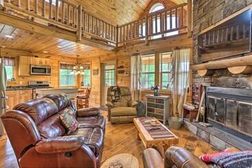 بيت ريفى Porch, Fire Pit + Valley Views: Blakely Cabin!
