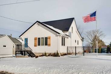 별장 Charming Iowa Abode Near Knoxville Raceway!