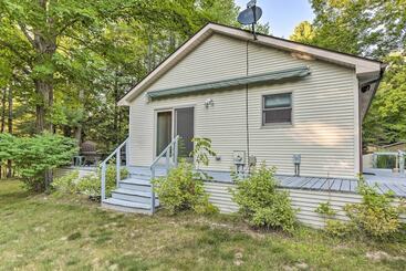 קוטג'' Charming Thompsonville Home W/ On Site River!