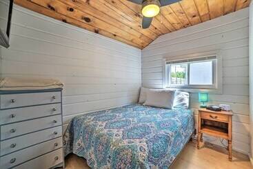 Charming Tiny Cottage 5 W/ Crooked Lake Access!