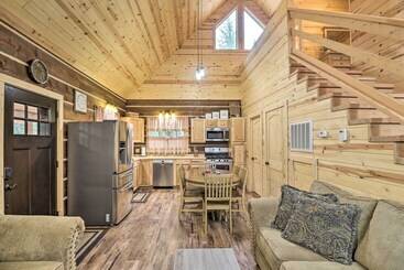 קוטג'' Cozy Homestead Cabin At Base Of Columbia Mountain!