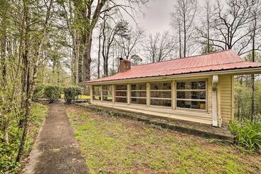 بيت ريفى Cozy Wooded Retreat: 2 Mi To Dtwn Brevard!