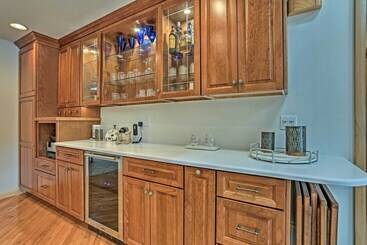 بيت ريفى Airy Lake Ariel Home W/ Private Dock + Kayaks!