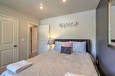 کلبه Flagstaff Home W/ Mountain View   Near Snowbowl!