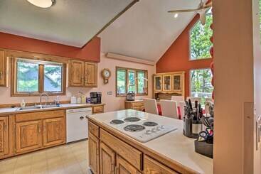 コテージ Lake Cumberland Home W/ Deck + Water Access!