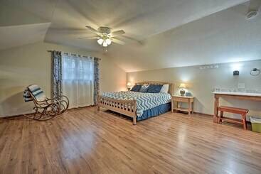 קוטג'' Lake Michigan Waterfront Home: 1 Mile To Downtown!