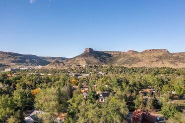 Golden Cottage Near Red Rocks & Denver!