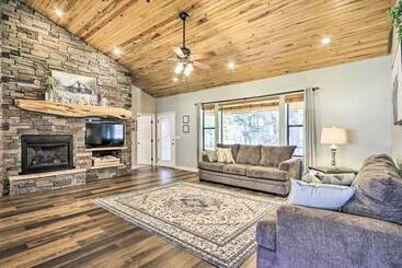 کلبه Modern Show Low Home W/ Bbq & Fire Pit!